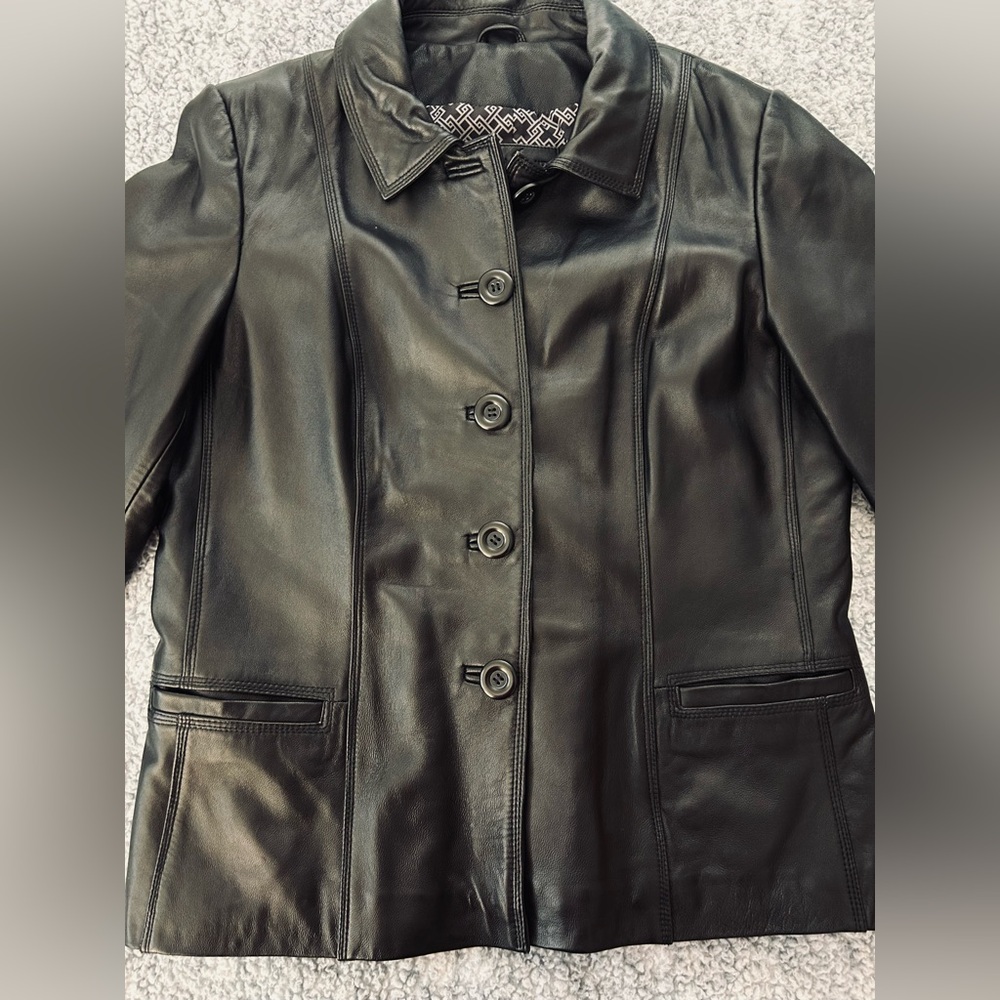JACKLYN SMITH Women's Classic Black Leather Jacket